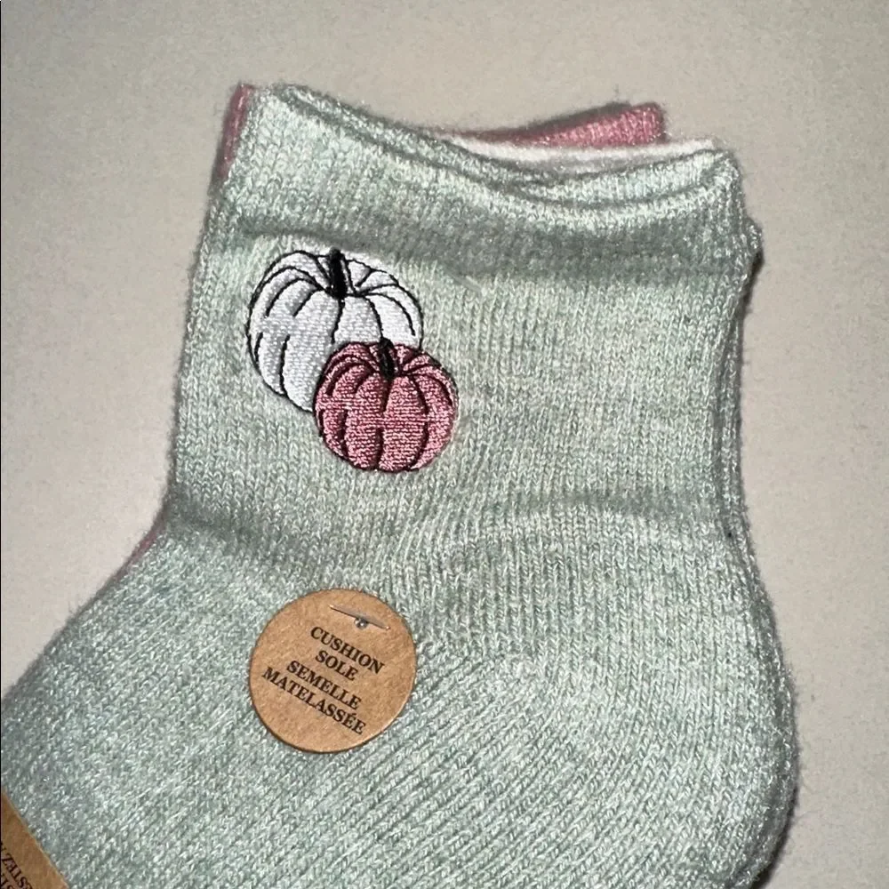 BORN OS Green White Pink Printed Fall Wool Blend Quarter Outdoor Warm Socks 4pk